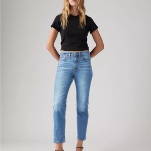 Women’s Levis 26 Wedgie Jeans